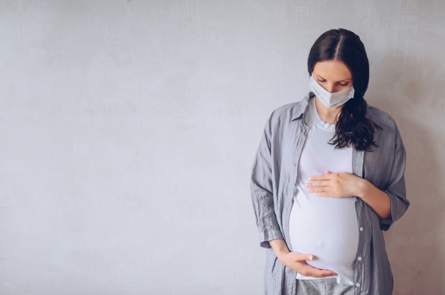 Infectarea cu COVID-19 în timpul sarcinii îți poate afecta bebelușul?