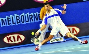 Djokovic a primit trofeul de final de an pentru numărul 1 mondial la Turneul Campionilor ATP Finals