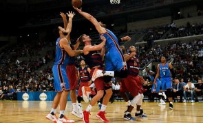 NBA: Cu sângele pe faţă, Isaiah Stewart i-a fugărit pe adversarii de la Lakers din cauza lui LeBron James