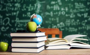 Ministrul francez al Educației vrea mai multe ore de latină și greacă în școli