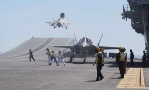Super-perfomantul avion F-35 s-a prăbușit la decolarea de pe HMS Queen Elizabeth