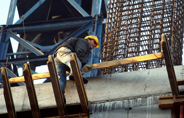 Companiile din construcții au încheiat 2021 cu afaceri de 135 mld. lei şi 426.000 de angajaţi
