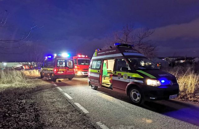 TREI AUTOVEHICULE implicate într-un accident la ieșire din Tariverde, spre Tulcea