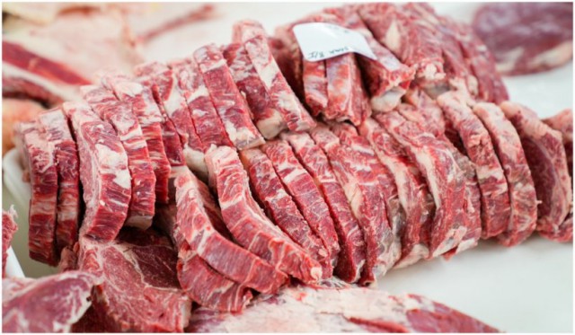 CARNEA de PORC se SCUMPEȘTE de SĂRBĂTORI!