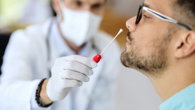 MS: Testarea gratuită SARS-CoV-2 la medicul de familie, în curs de evaluare