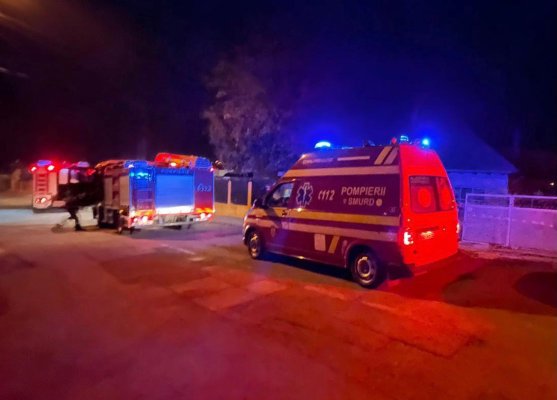 O casă LUAT FOC din cauza unui SCURTCIRCUIT electric