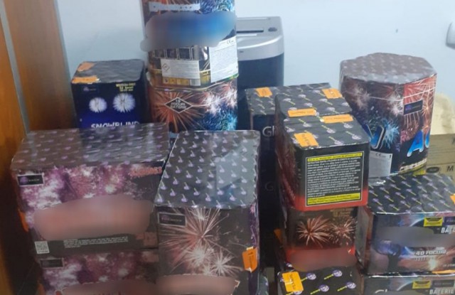 Polițiștii au CONFISCAT 200 de kilograme de ARTIFICII deţinute fără autorizaţie