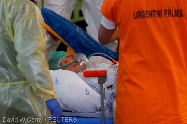 Coronavirus: Guvernul ceh a declarat stare de urgenţă din cauza creşterii numărului de infectări