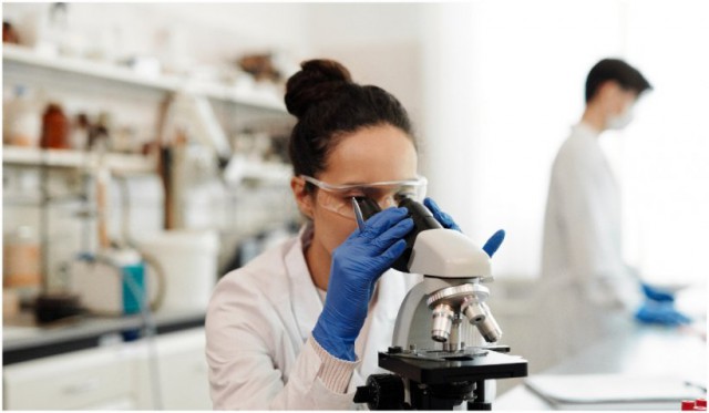 Germania confirmă trei cazuri de infectare cu Omicron