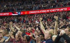 Michael Carrick va conduce Manchester United şi în meciul cu Arsenal Londra