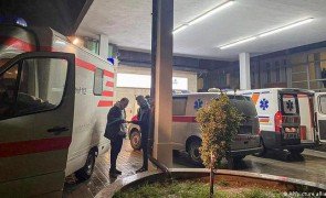 Kosovo: Un bărbat înarmat a atacat un autobuz plin de elevi. Doi copii au murit