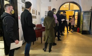 Coadă la depunerea demisiilor din PNL: o întreagă organizație pleacă din partid