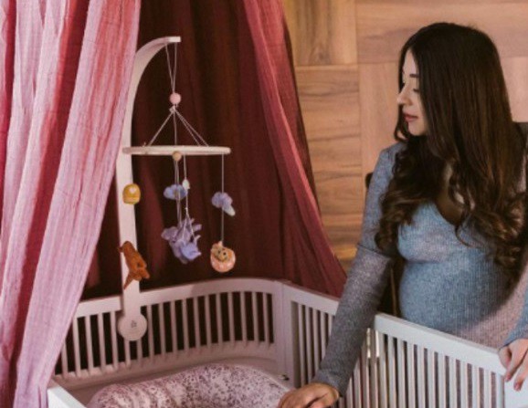 Nicole Cherry a născut o fetiță! Prima imagine cu micuța, din maternitate
