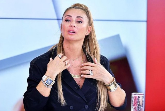 Anamaria Prodan se reinventează după despărțirea de Reghecampf