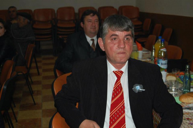 Primarul din Topalu CUMPĂRĂ un PONTON de la firma lui PANDELE, din Voluntari
