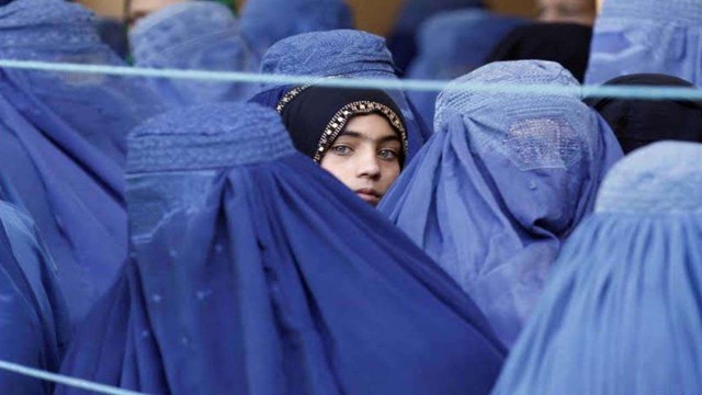 Liderul suprem taliban interzice căsătoriile forțate