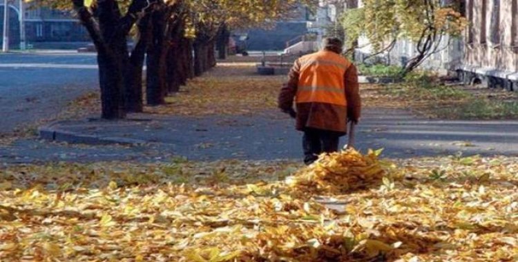 Un ASISTAT SOCIAL a MURIT, făcând MUNCĂ în FOLOSUL COMUNITĂȚII