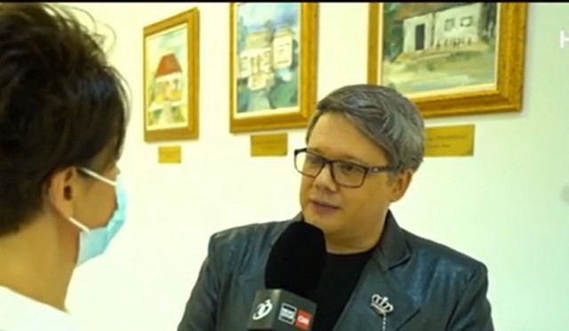 Prima expoziţie de artă a lui Fuego, un proiect caritabil pentru artişti şi tineri talentaţi