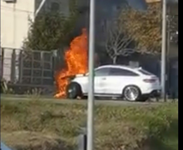 MAŞINĂ în FLĂCĂRI, în MAMAIA SAT VIDEO