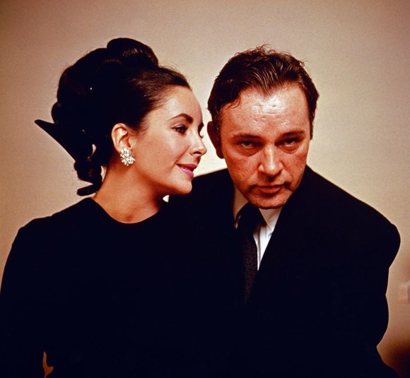 Ultimele zile din viaţa lui Liz Taylor. Îşi redecorase dormitorul