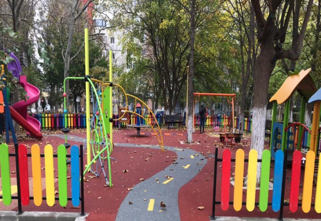 65 de MILIOANE de LEI ne COSTĂ ÎNTREȚINEREA locurilor de joacă