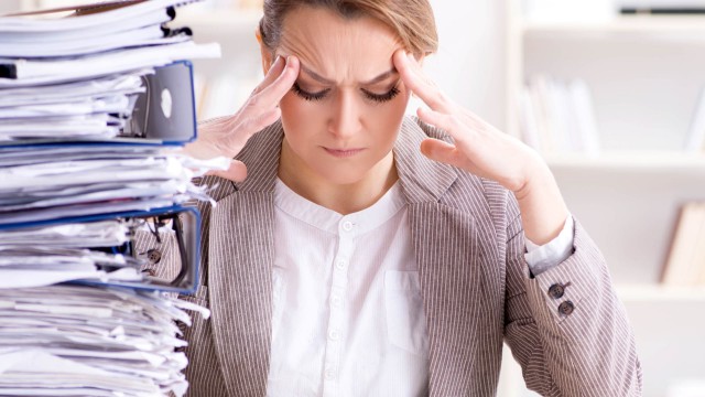 Stresul la locul de muncă crește riscul cardiovascular mai ales pentru femei