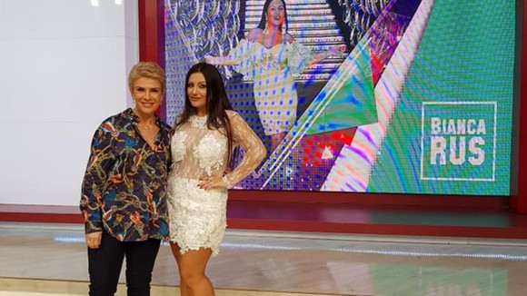 Bianca Rus a jignit-o pe Teo Trandafir iar prezentatoarea i-a răspuns pe măsură