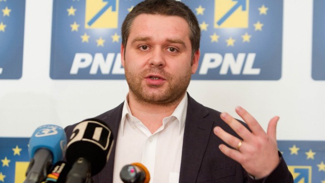 Ciucu spune că premierul nu îi răspunde la telefon: Trebuie să frec anumite clanţe? Să fie atent la PNL