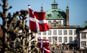 Danemarca intenţionează să restricţioneze manifestaţiile cu arderea Coranului