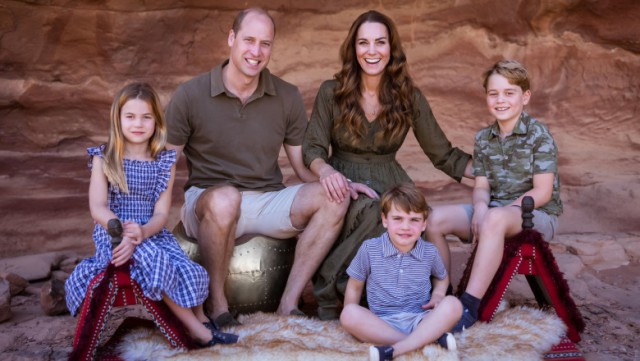 Ducii de Cambridge, William și Kate, au prezentat felicitarea de Crăciun