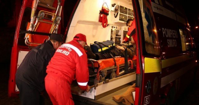 Accident rutier pe strada Soveja. Un pieton a fost rănit grav