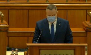 Nicolae Ciucă a anunțat că Formularul de localizare a pasageriilor INTRĂ ÎN VIGOARE din 20 decembrie