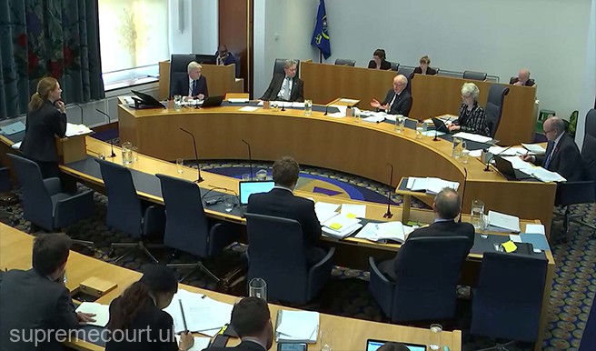 Curtea Supremă din Marea Britanie respinge 'genul neutru' pe paşapoarte
