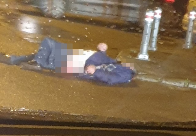 IMAGINI ȘOCANTE pe Șoseaua Mangaliei: bărbat întins pe CAROSABIL!