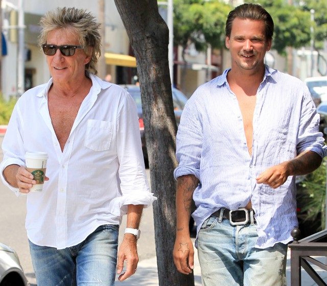 Rod Stewart şi fiul său au pledat vinovaţi pentru agresiune după o altercaţie cu un bodyguard în Florida
