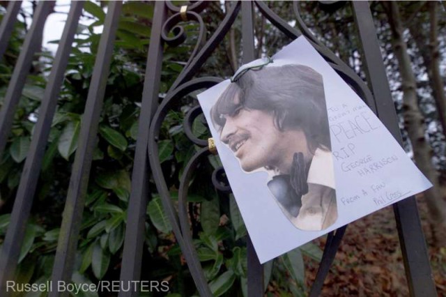 Numeroase celebrităţi, în primul videoclip oficial al piesei lui George Harrison 