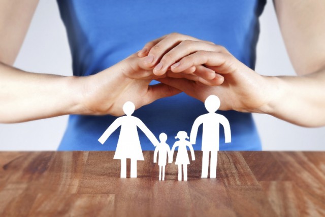 Studiu: Peste jumătate dintre consumatori, interesaţi de asigurări de viaţă care să acopere covid