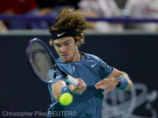 Tenis: Andrei Rublev l-a învins pe Andy Murray în finala turneului de la Abu Dhabi