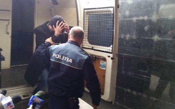 ANCHETATORII se BAT pe FANTAZA: Vor să-l bage la RĂCOARE!