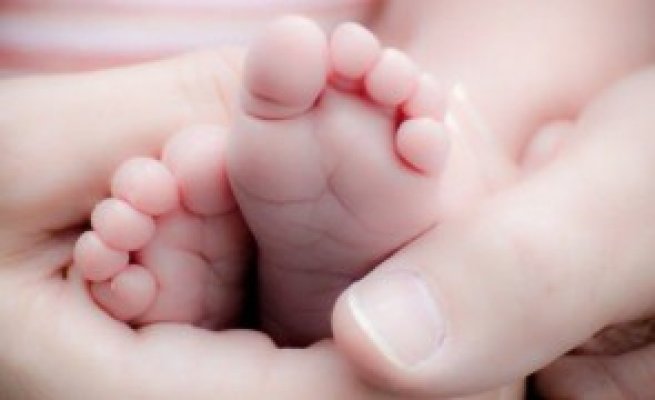 Noile variante de Covid afectează copiii foarte mici: mulți bebeluși au ajuns în spital