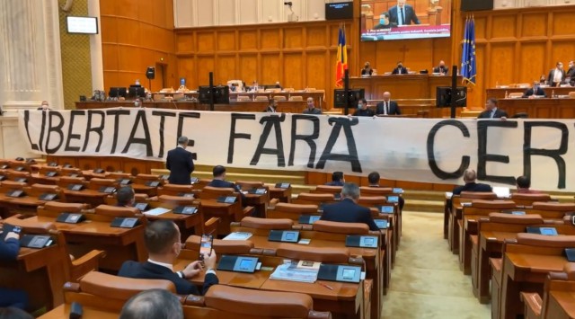 PROTEST în Parlament! AUR și Diana Șoșoacă au blocat prezidiul: 'Libertate fără certificate!'