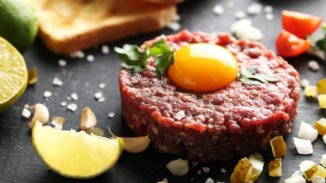 Este sănătos să consumi carne crudă de vită?