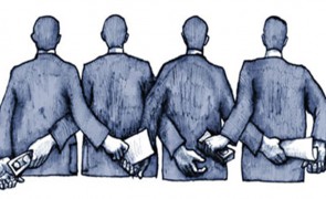 Anchetă care DEMONSTREAZĂ corupția înalților oficiali din PPE