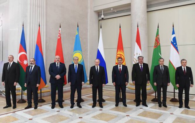 Vladimir Putin doreşte relaţii mai strânse între fostele republici sovietice