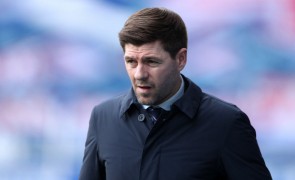 Premier League: Steven Gerrard s-a infectat cu SARS-Cov-2