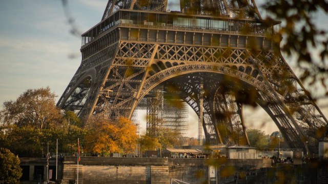 Turnul Eiffel şi Palatul Versailles, închise din cauza protestelor 
