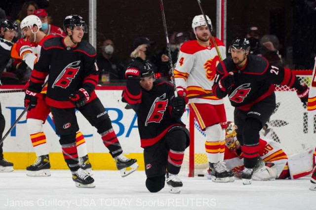 Hochei: NHL - Carolina Hurricanes, la a cincea victorie consecutivă