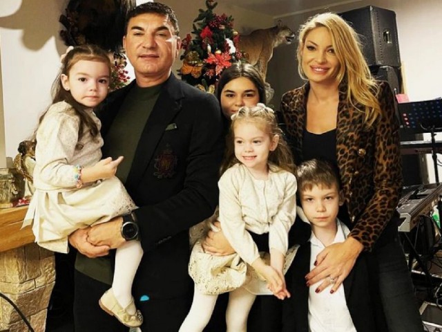 Imagine adorabilă cu gemenele lui Cristi Borcea