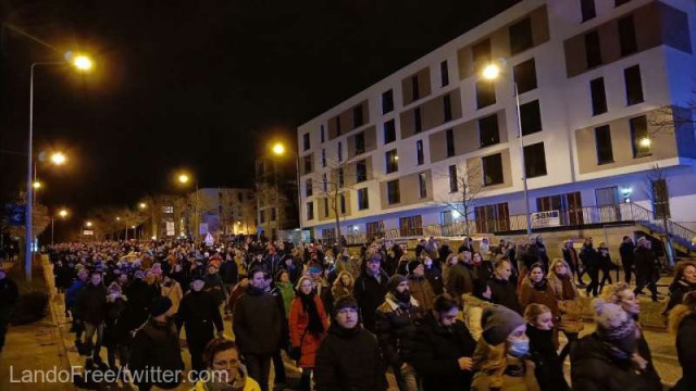 Coronavirus - Germania: Peste 20.000 de protestatari împotriva restricţiilor în mai multe oraşe