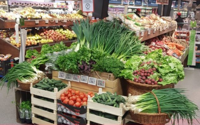 Asociaţia Forţa Fermierilor: Vânzările producătorilor români din centrele comerciale s-au prăbuşit cu 50%